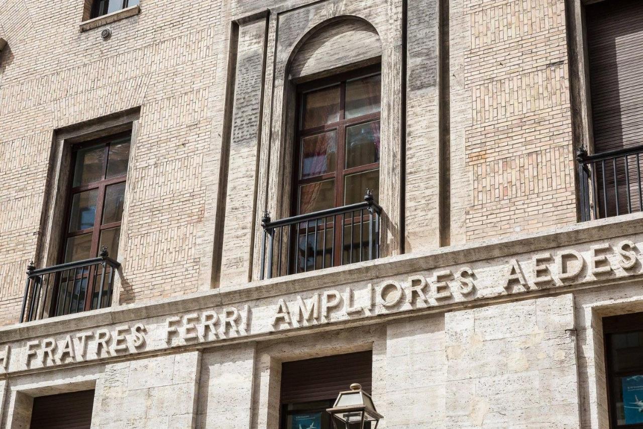 SPA Apartment Via Barberini Rome Bagian luar foto