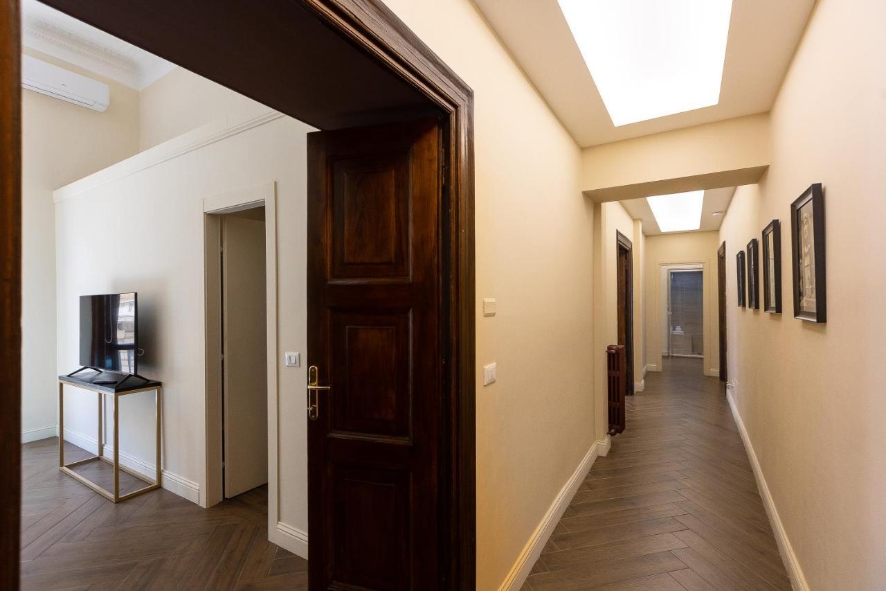 SPA Apartment Via Barberini Rome Bagian luar foto