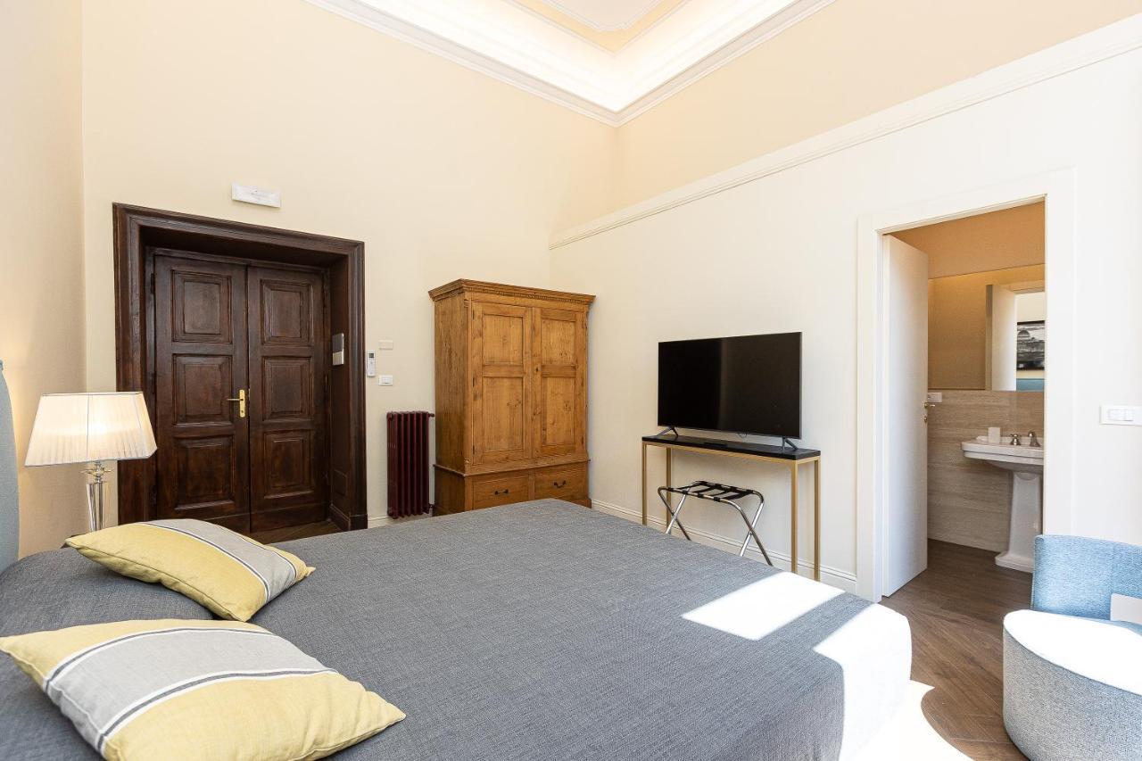SPA Apartment Via Barberini Rome Bagian luar foto