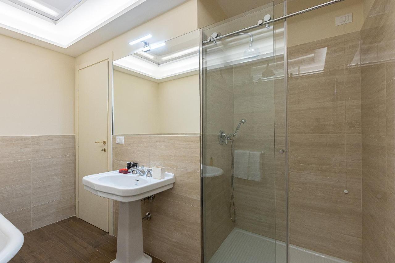 SPA Apartment Via Barberini Rome Bagian luar foto