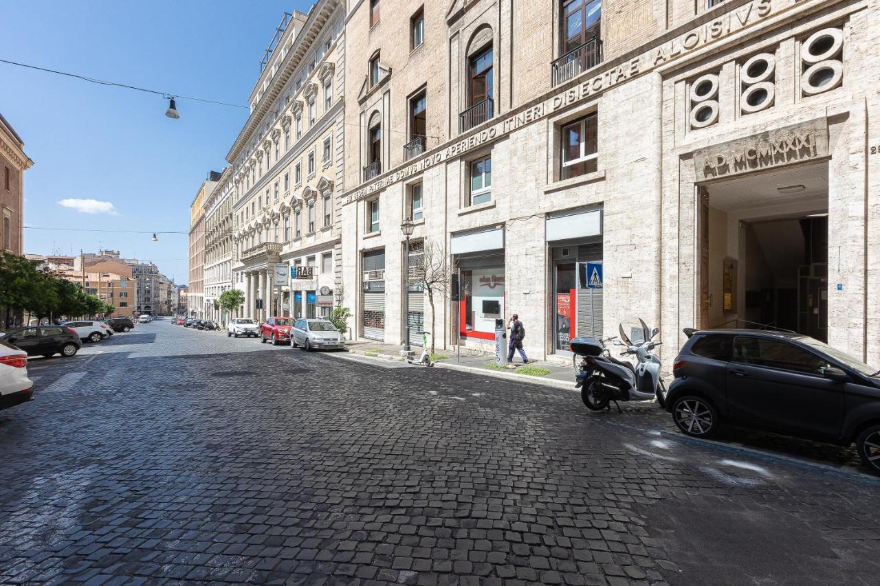 SPA Apartment Via Barberini Rome Bagian luar foto