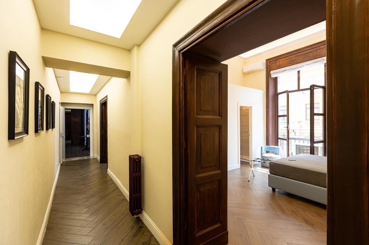 SPA Apartment Via Barberini Rome Bagian luar foto