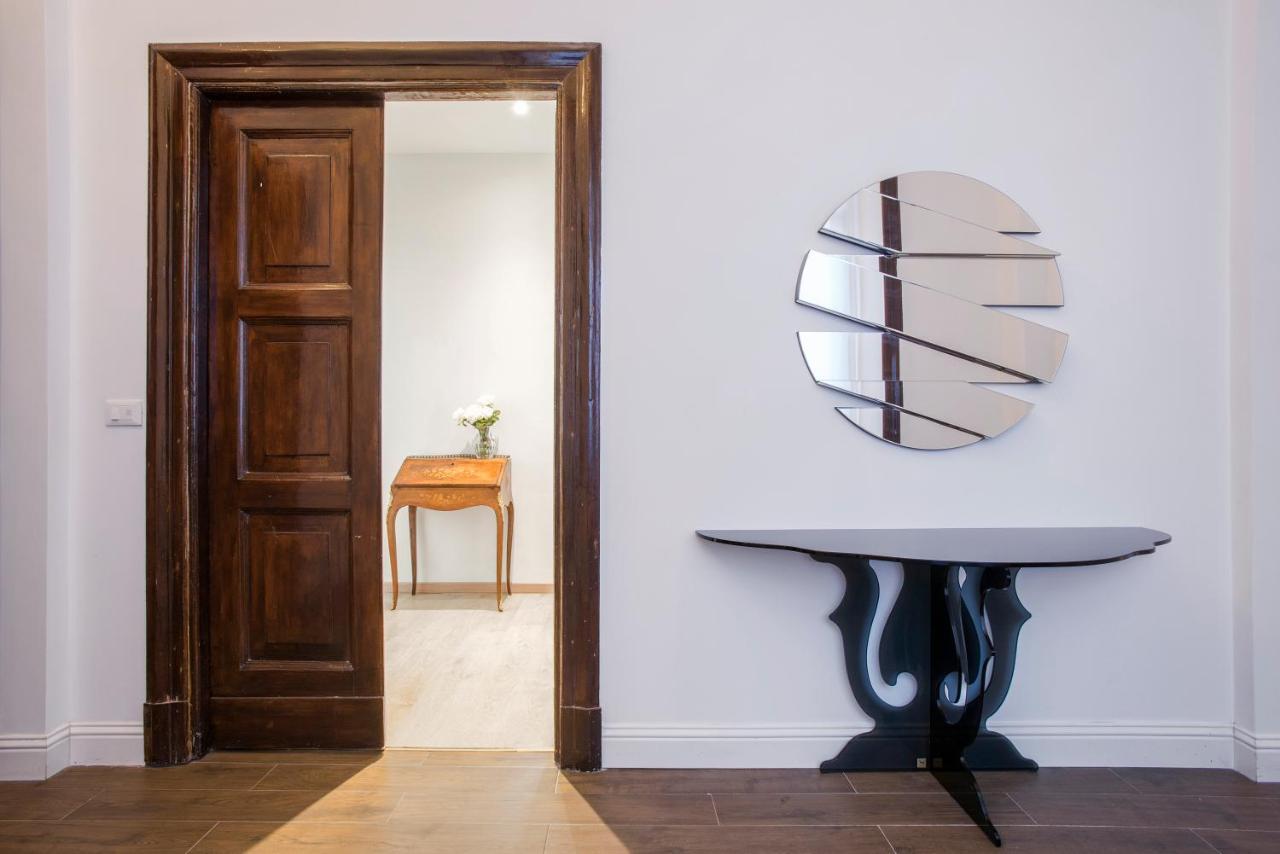 SPA Apartment Via Barberini Rome Bagian luar foto